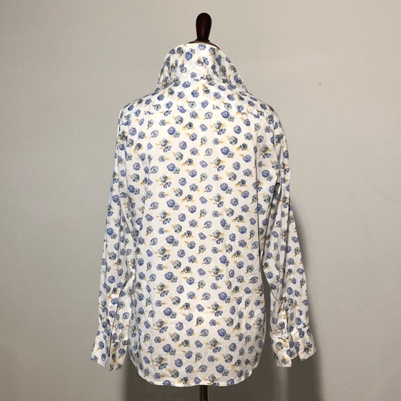 Gap button down floral tuxedo shirt. - Picture 4 of 5